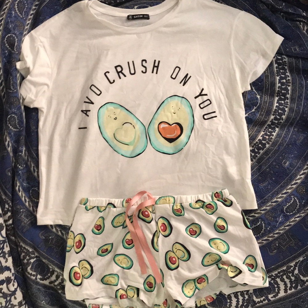 Two piece pajama set, NEVER WORN🥑